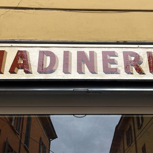 Santina Piadineria - insegna dipinta a mano a Bologna